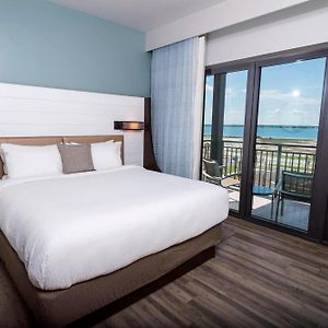 King Suite Sofa Bed Balcony Island View